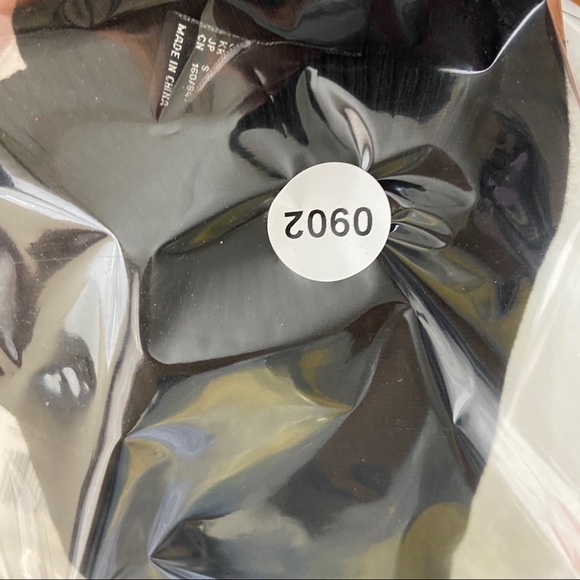 Black short sleeve tie front top size small - Picture 11 of 11